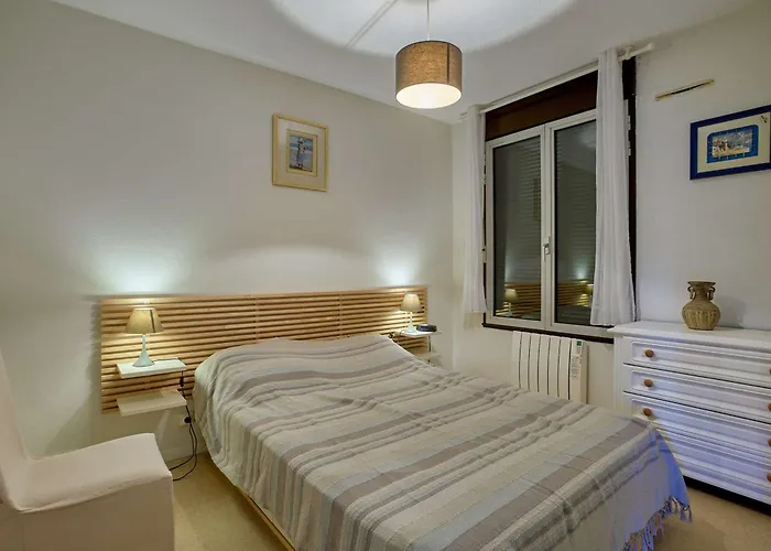 T2 Avec Balcon Et Parking A - Fr-1-841-12 Apartment